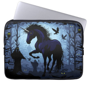 Einhornschwarze Magic Fairy im Dunklen Wald Laptopschutzhülle