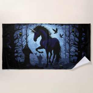 Einhornschwarze Magic Fairy im Dunklen Wald Strandtuch