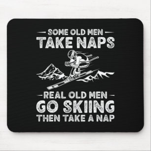 Einige alte Männer halten ein Nickerchen - Opa Ski Mousepad