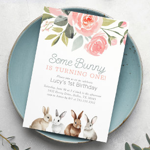 Einige Bunny ist One Girl 1. Geburtstag Einladung