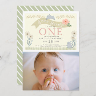 Einige Bunny Pastel Yellow Foto 1. Geburtstag Einladung