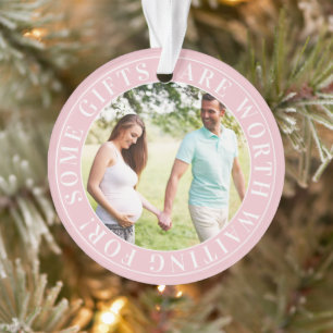 Einige Geschenke pink erwarten Baby Maternity Foto Ornament