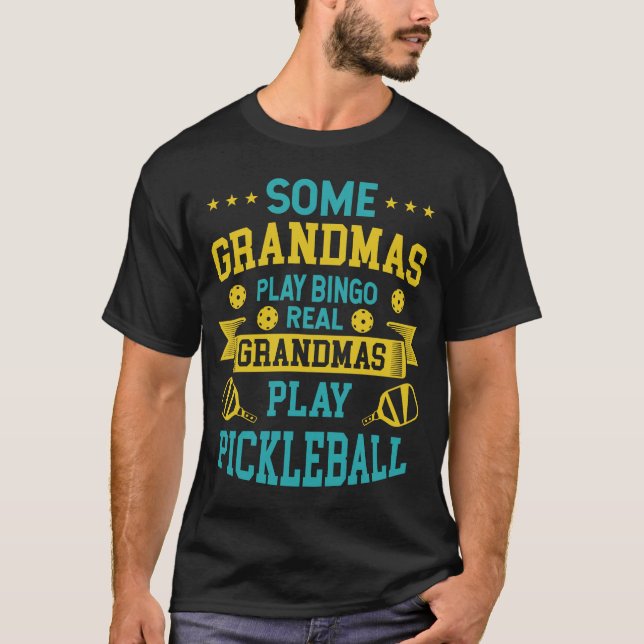 Einige Grandmas spielen Bingo Real Ons Spielen T-Shirt (Vorderseite)