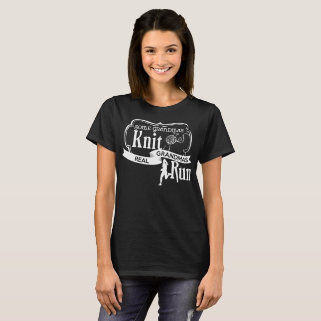 Einige Großmutter-Strick-wirkliches T-Shirt (Vorne ganz)