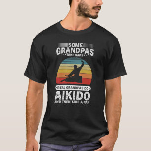 einige Großpferde nehmen Nickerchen echte Großpas T-Shirt