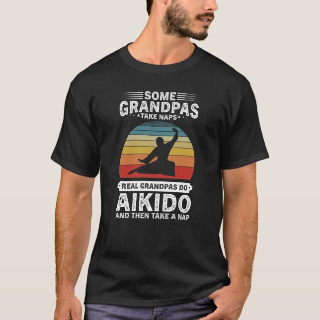einige Großpferde nehmen Nickerchen echte Großpas  T-Shirt (Vorderseite)