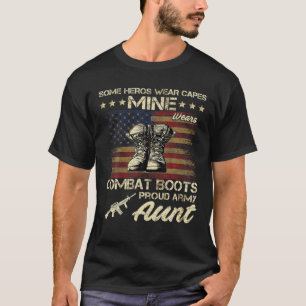 Einige Helden tragen Capes Mine Wear Combat Boots T-Shirt