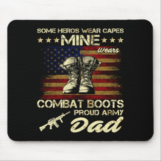 Einige Helden tragen Capes trägt Kampfstiefel Army Mousepad