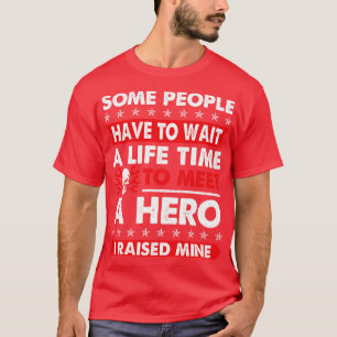 Einige Leute müssen ein Leben lang warten Mechanik T-Shirt