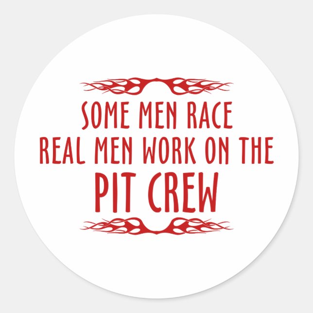 Einige Männer arbeiten an der Pit-Crew. Runder Aufkleber (Vorderseite)