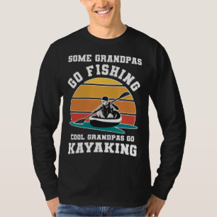 einige Omas gehen angeln coole Omas gehen Kayak fa T-Shirt