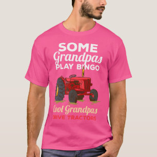 Einige Omas spielen Bingo Coole Omas fahren Trakto T-Shirt