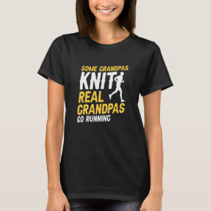 Einige Omas stricken echte OPAS gehen laufen Gesch T-Shirt