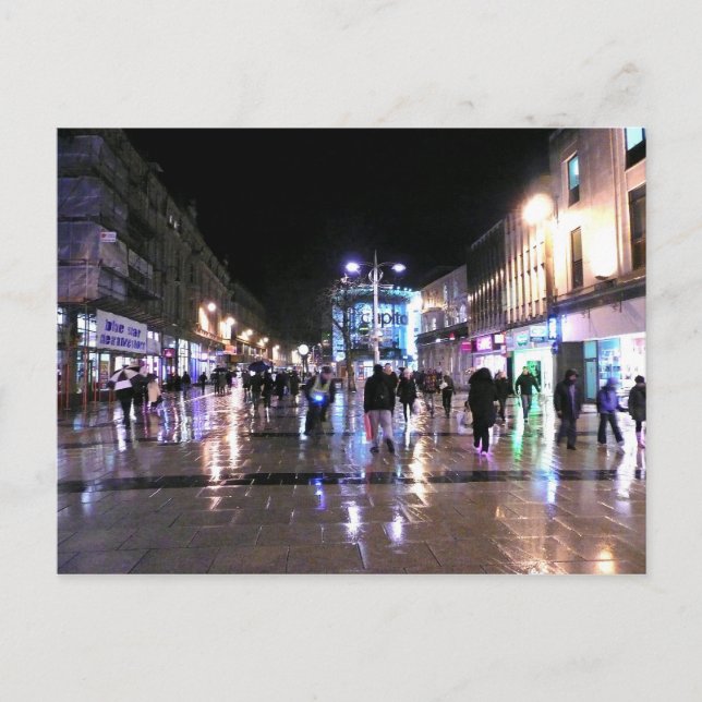 Einkäufe im Regen Postkarte (Vorderseite)