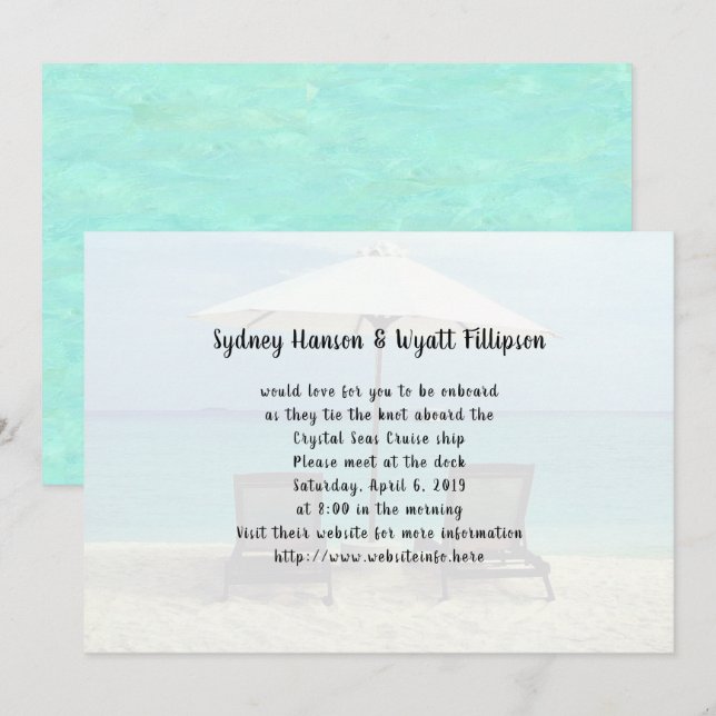 Einladende Hochzeit in Urlaubsort mit Liegestühlen Einladung (Vorne/Hinten)