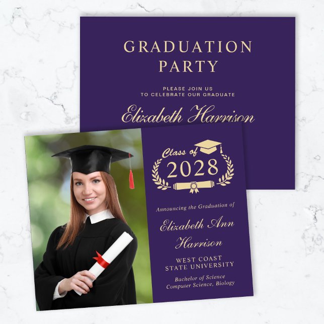 Einladung des Fotos zur Lila Graduierung (An elegant college graduation party invitation to celebrate the graduate's achievements)