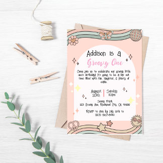 Einladung eines Geburtstags zur Groovy-Familie