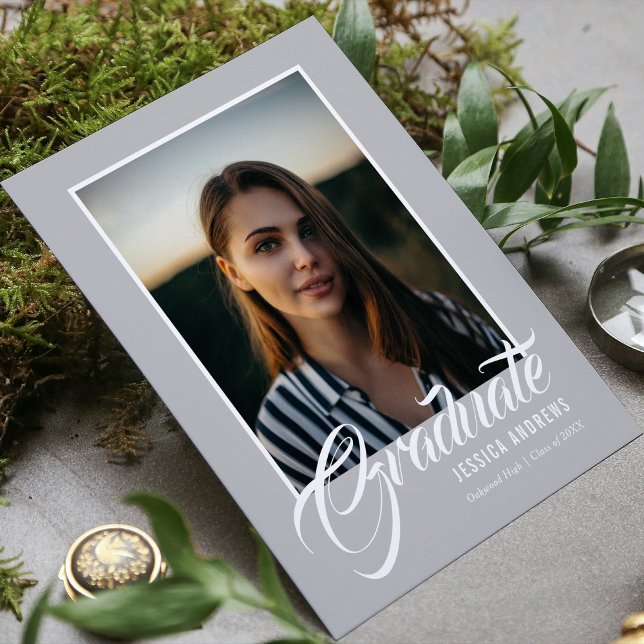 Einladung für Hochschulabsolventen Modernes bearbe (Von Creator hochgeladen)