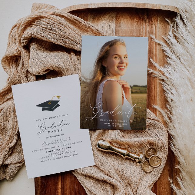 Einladung und Ankündigung von White-Script-Abschlü (Von Creator hochgeladen)