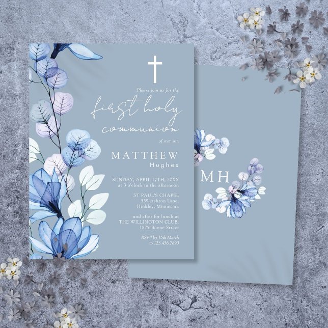 Einladung von Dusty Blue Floral First Heilige Komm Postkarte (Dusty Blue Floral First Holy Communion Invitation Postcard)