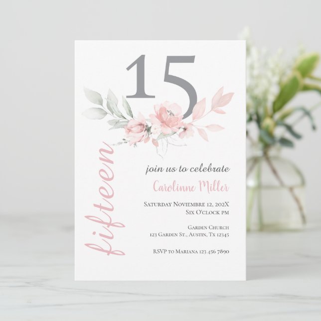 Einladung von Pink Floral Quinceñera (Stehend Vorderseite)