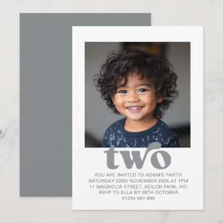 Einladung zum zweiten Geburtstag Foto in Grau