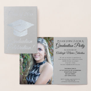Einladung zur Elegant Silver Foil Graduation Party
