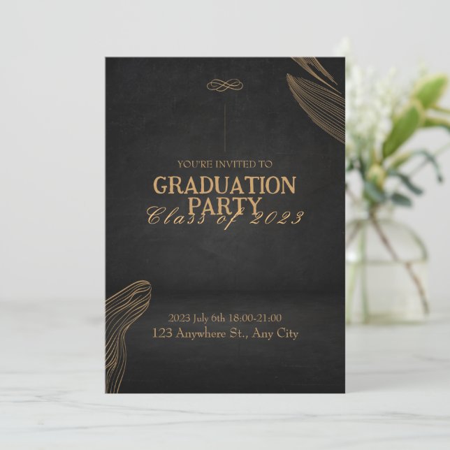 Einladung zur Gold Black Elegant Graduation Party (Stehend Vorderseite)