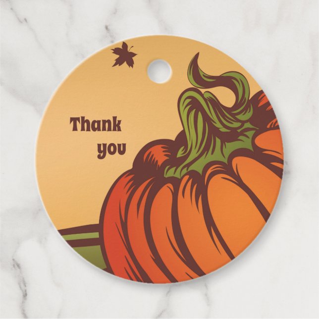 Einsam kürzen eines das Feld. Herbstblätter fallen Geschenkanhänger (Vorderseite)