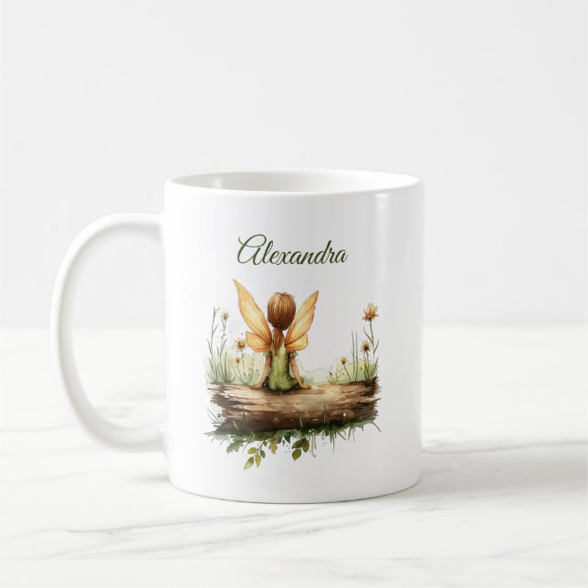 Einsame Mutter sitzt auf einem Log Kaffeetasse (Links)