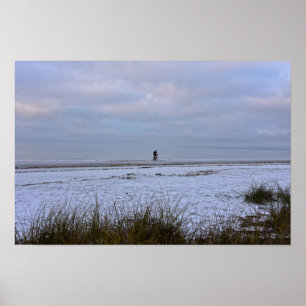 Einsamer Biker am Strand, Fort Myers Beach, Flo Poster