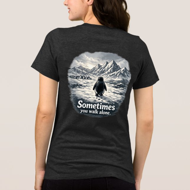 Einsamer Pinguin auf eisigem Horizont Tri-Blend Shirt (Rückseite)