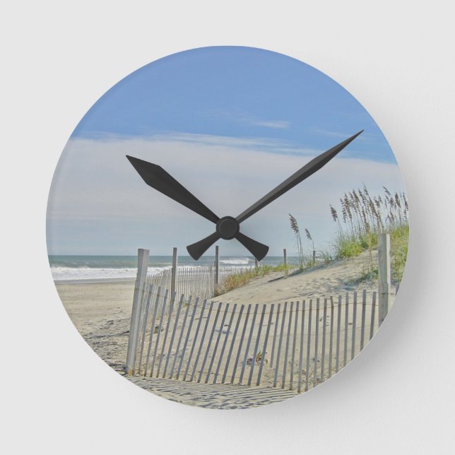 einsamer Strand Runde Wanduhr (Vorderseite)