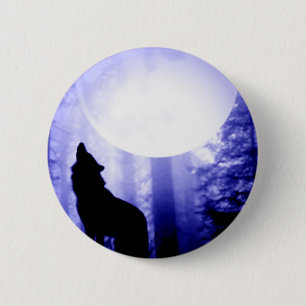 Einsamer Wolf, der am Mond heult Button