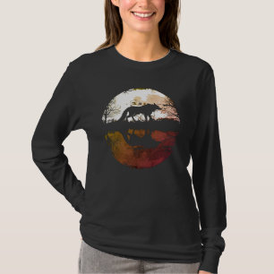Einsamer Wolf unter dem Vollmond T-Shirt