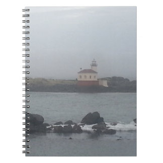 Einsames Leuchtturm-Spiralnotizbuch Notizblock