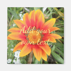 Einzelne orange Blume mit individuellem Text Magnet