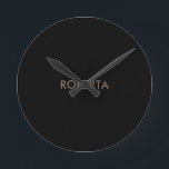 Einzigartig Modernes Schwarzes Grau - Eigenname hi Runde Wanduhr<br><div class="desc">Suchen Sie ein einfaches,  minimalistisches,  attraktives Design? Dieses Design,  das die Aufmerksamkeit der Menschen sofort,  aber nicht zu kompliziert,  für Sie hat.</div>