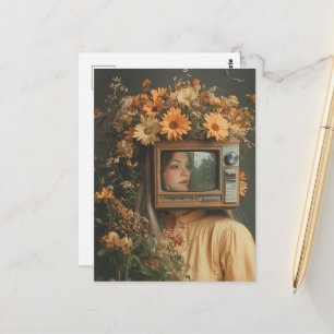 Einzigartige surreale Frau mit Fernseher als Kopf Postkarte