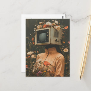 Einzigartige surreale Frau mit TV-Kopf und Blumen Postkarte