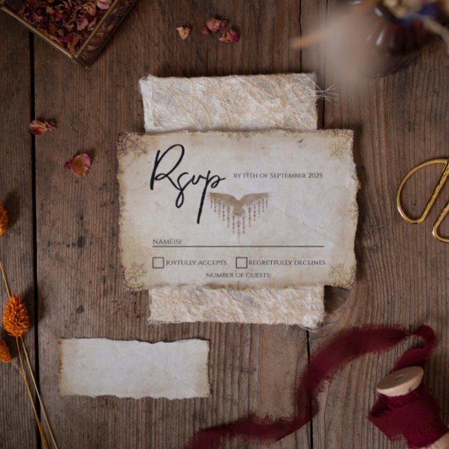 Einzigartige Visiting Wedding Response Card RSVP Karte (Viking inspired wedding RSVP card in rustic style rested on a wooden background)