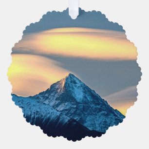 Einzigartige Wolken über schneebedeckte Berge Ornament Karte