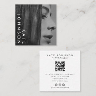 Einzigartiger QR-Code für Schwarz-weißes Beruflich Quadratische Visitenkarte