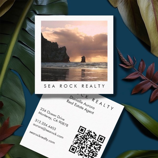 Einzigartiger Real Anwesen Agent Rocks Beach Foto  Quadratische Visitenkarte (Photography custom business cards with QR code. Beach ocean sea rocks)