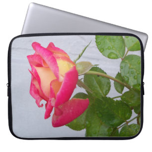 Einzigartiger und femininer Laptop-Ärmel mit Rose Laptopschutzhülle