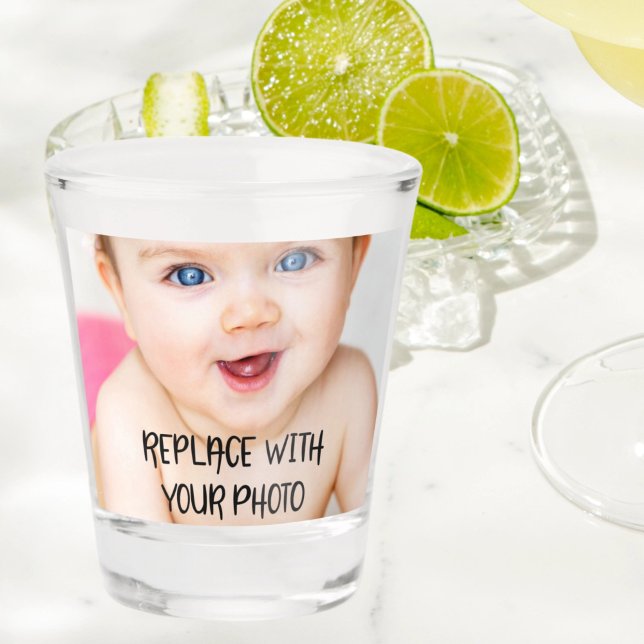 Einzigartiges, leicht zu entwerfendes Design in ei Schnapsglas (Add your own photo, text, artwork to this great shot glass from Ricaso. makes a perfect gift idea)