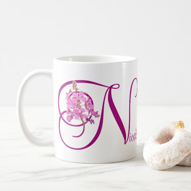 Einziger Name Nicole pink floral monogramm Kaffeetasse (Mit Donut)