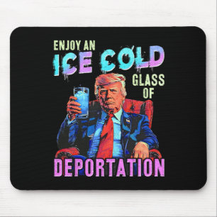 Eis genießt ein eiskaltes Gl der Deportation Mousepad