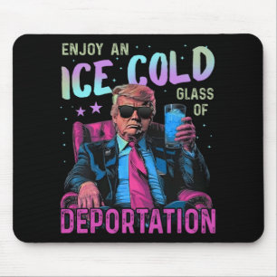 Eis genießt ein eiskaltes Gl der Deportation Mousepad