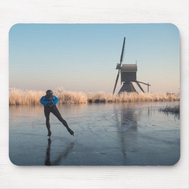 Eis-Skaten hinter Windmühle und REEDmousepad Mousepad (Vorne)